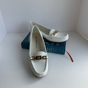 Anne Klein White Iflex Loafers w/ Gold Buckle 7.5